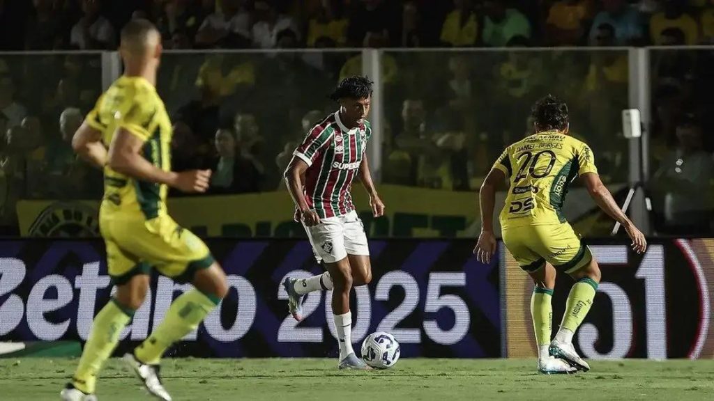 Em confronto direto pelo G6, Mirassol derrota o Fluminense