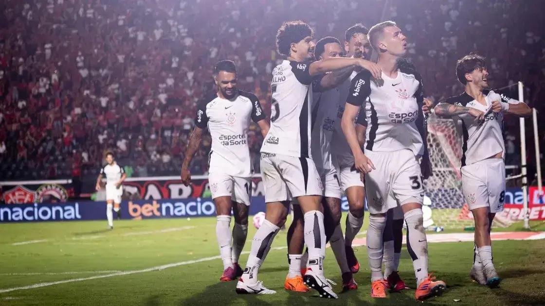 Jogadores do Vitória na derrota para o Corinthians