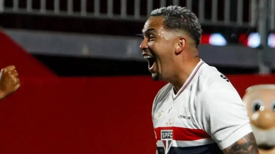 Luciano marca gol de nº 100 pelo São Paulo