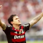 Pedro comemora o gol marcado na vitória sobre o Palmeiras