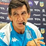 Técnico do Racing cita 'dor de barriga' antes de jogo contra Fla