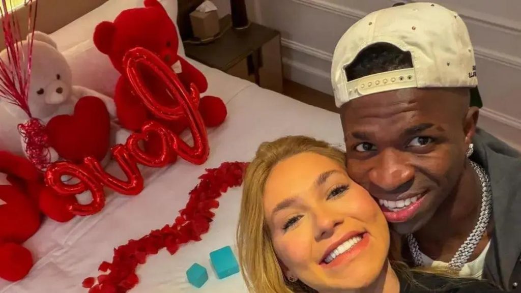 Vinicius Junior e Virginia assumem namoro nas redes sociais