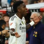 Vinícius Júnior sai inconformado de campo ao ser substituído
