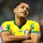 Vitor Roque celebra dois gols e projeta duelo contra o Flamengo