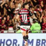 Arrascaeta vira maior artilheiro estrangeiro do Fla após golaço