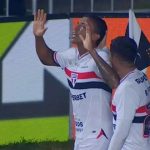Em jogo animado, São Paulo vence Vasco e se aproxima do G7
