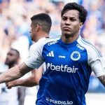 Kaio Jorge brilha, Cruzeiro vence e segue na briga pelo título
