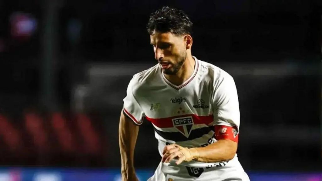 Calleri cita Crespo e elogia Roger Machado: 'Merecia a vitória'