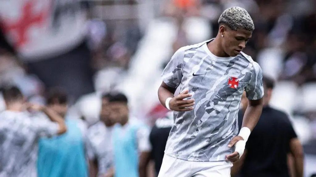 Cauan Barros, do Vasco, pede desculpas e revela ameaças à sua família