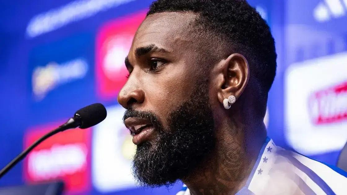 Gerson recebe oficial de Justiça em hotel por dívida ao Flamengo