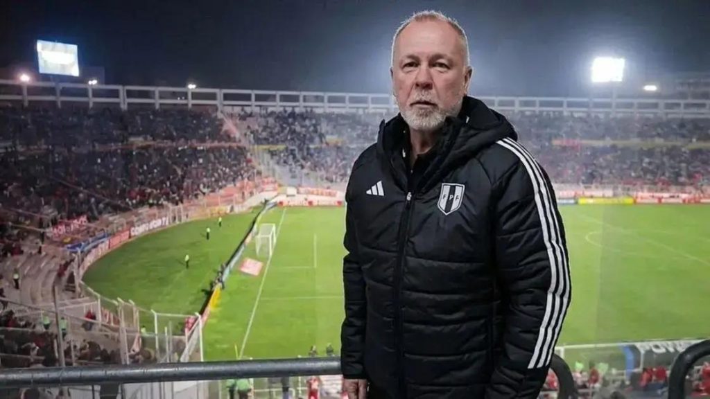 Mano Menezes convocou pela primeira vez a seleção peruana