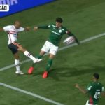 Mão do zagueiro Gustavo Gómez, do Palmeiras, na semifinal do Paulistão, contra o São Paulo, ainda gera polêmica nas redes