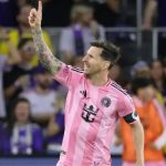 Messi anota gol de falta e encosta em marca de Marcelinho Carioca