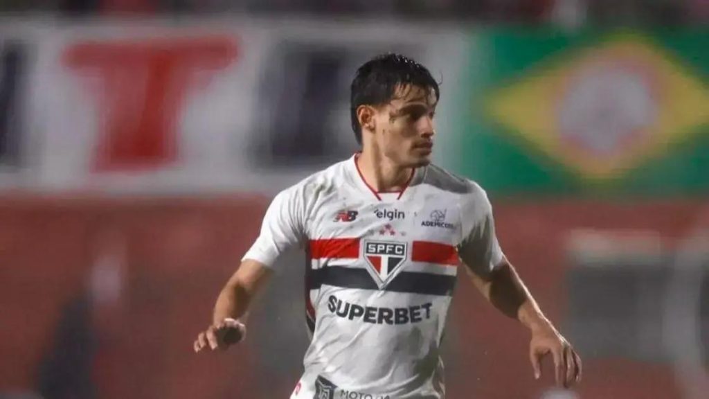 São Paulo vai bem, vence e assume liderança na estreia de Roger