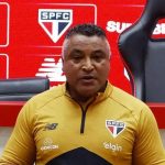 Torcida do São Paulo cria site pedindo demissão de Roger Machado