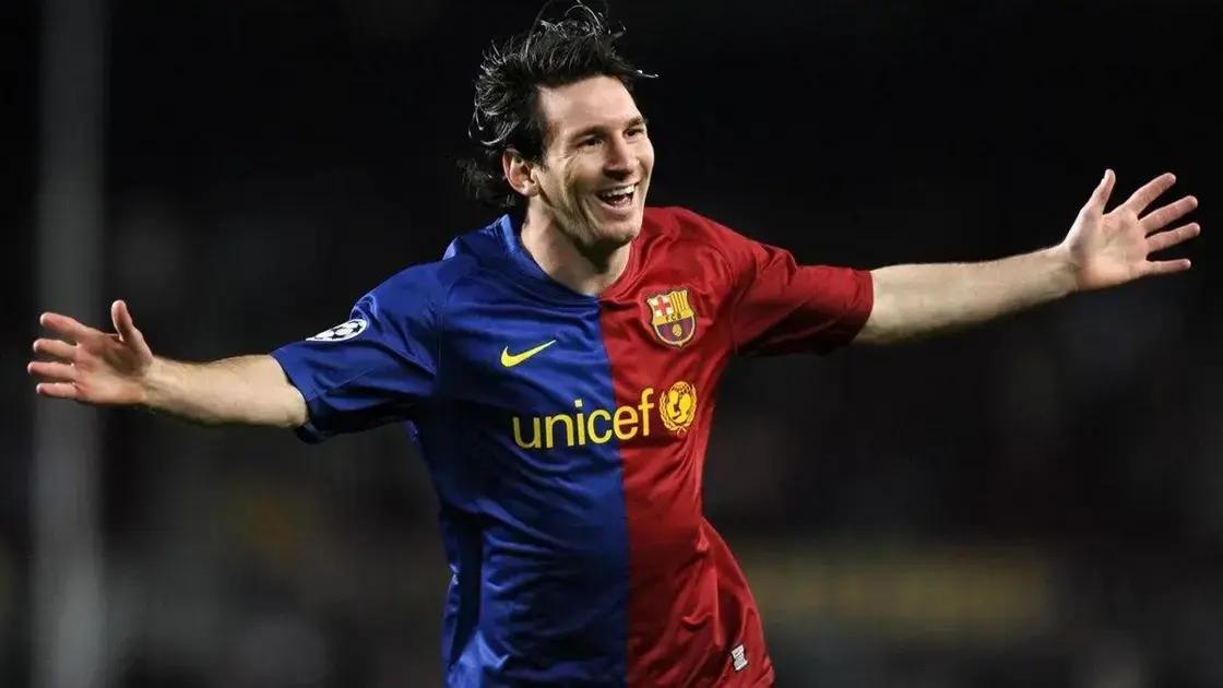 Xavi revela que presidente barrou Messi de volta ao Barcelona